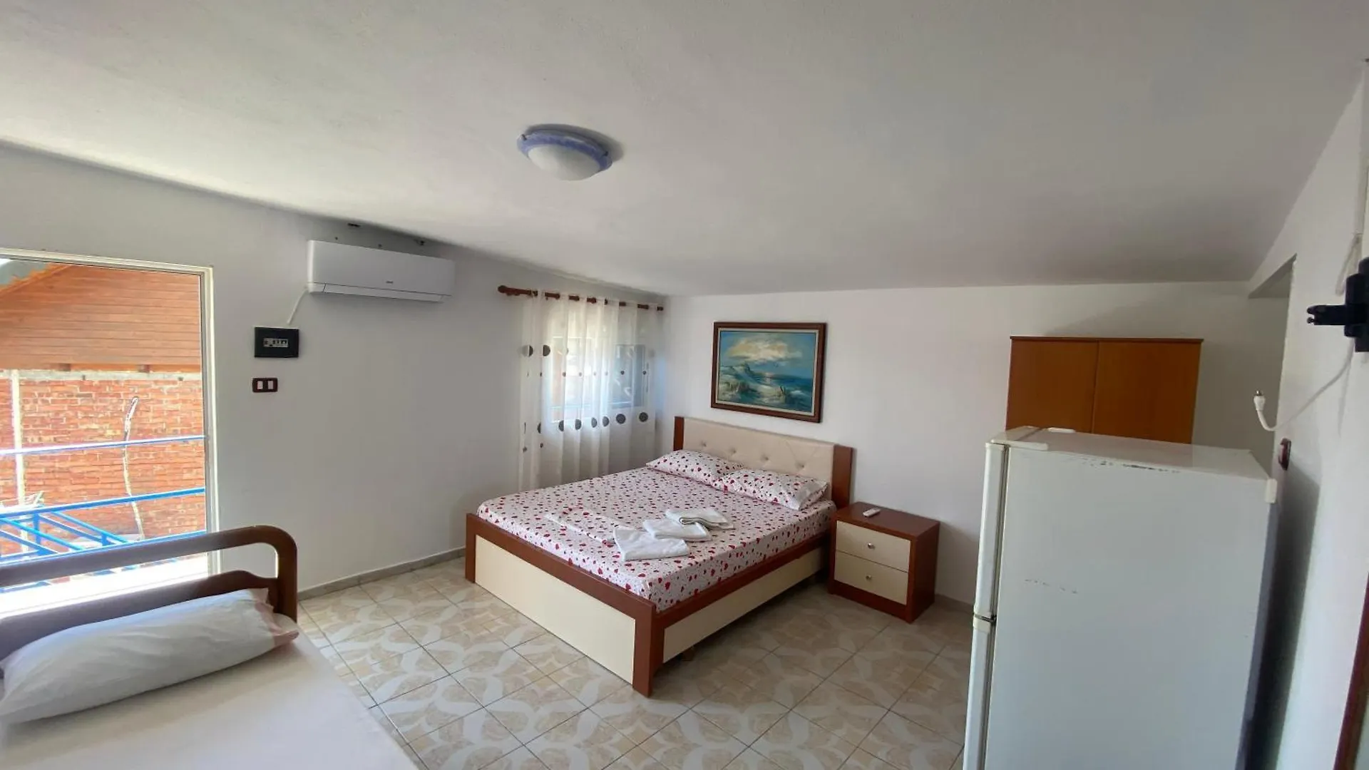 Llambro Rooms Dhërmi 0*,  Albania