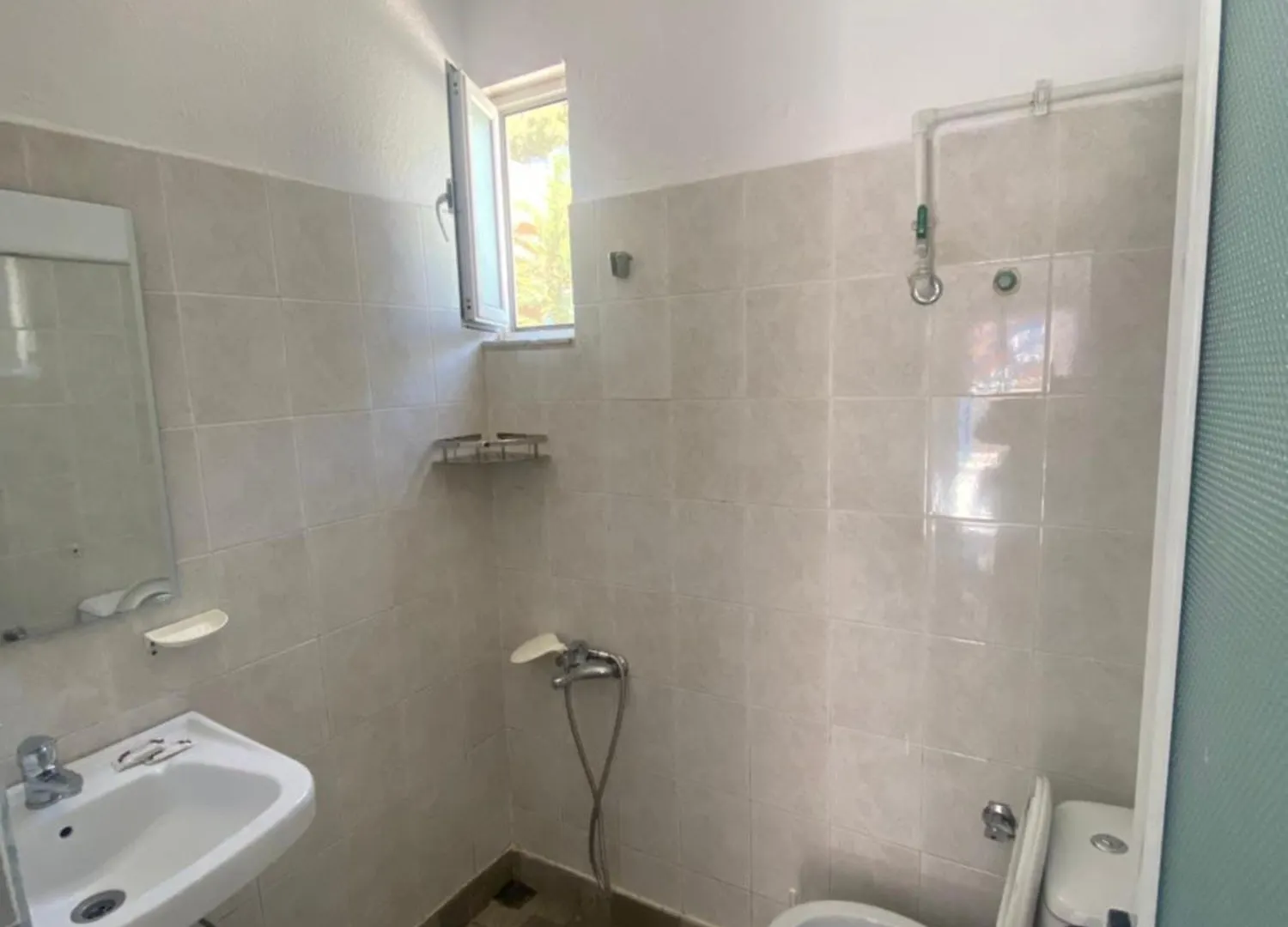 Llambro Rooms Dhërmi Hostal