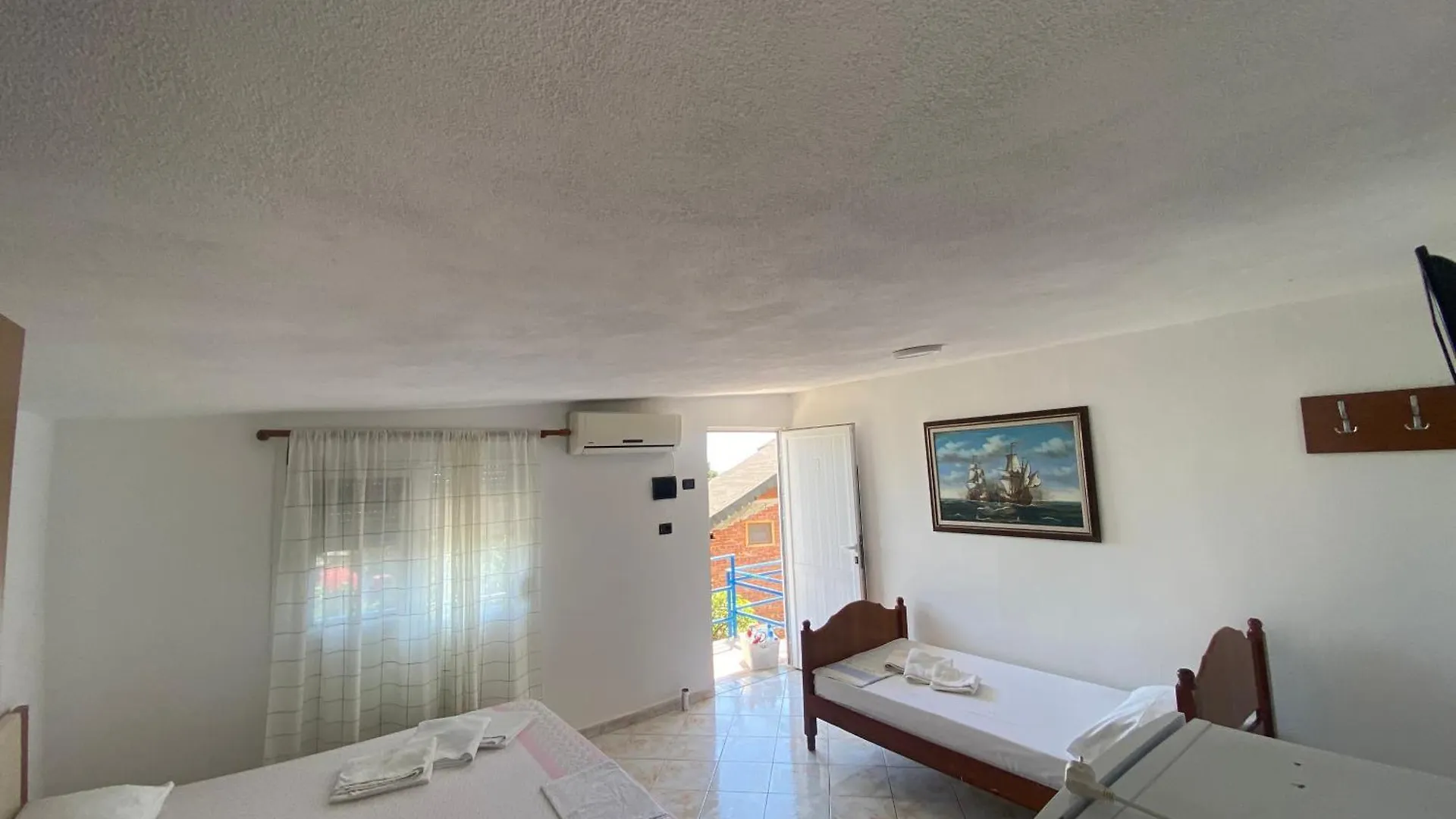 Llambro Rooms Dhërmi